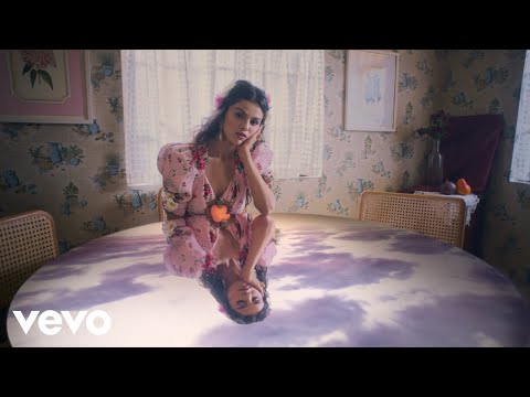 Selena Gomez – De Una Vez (Official Music Video)